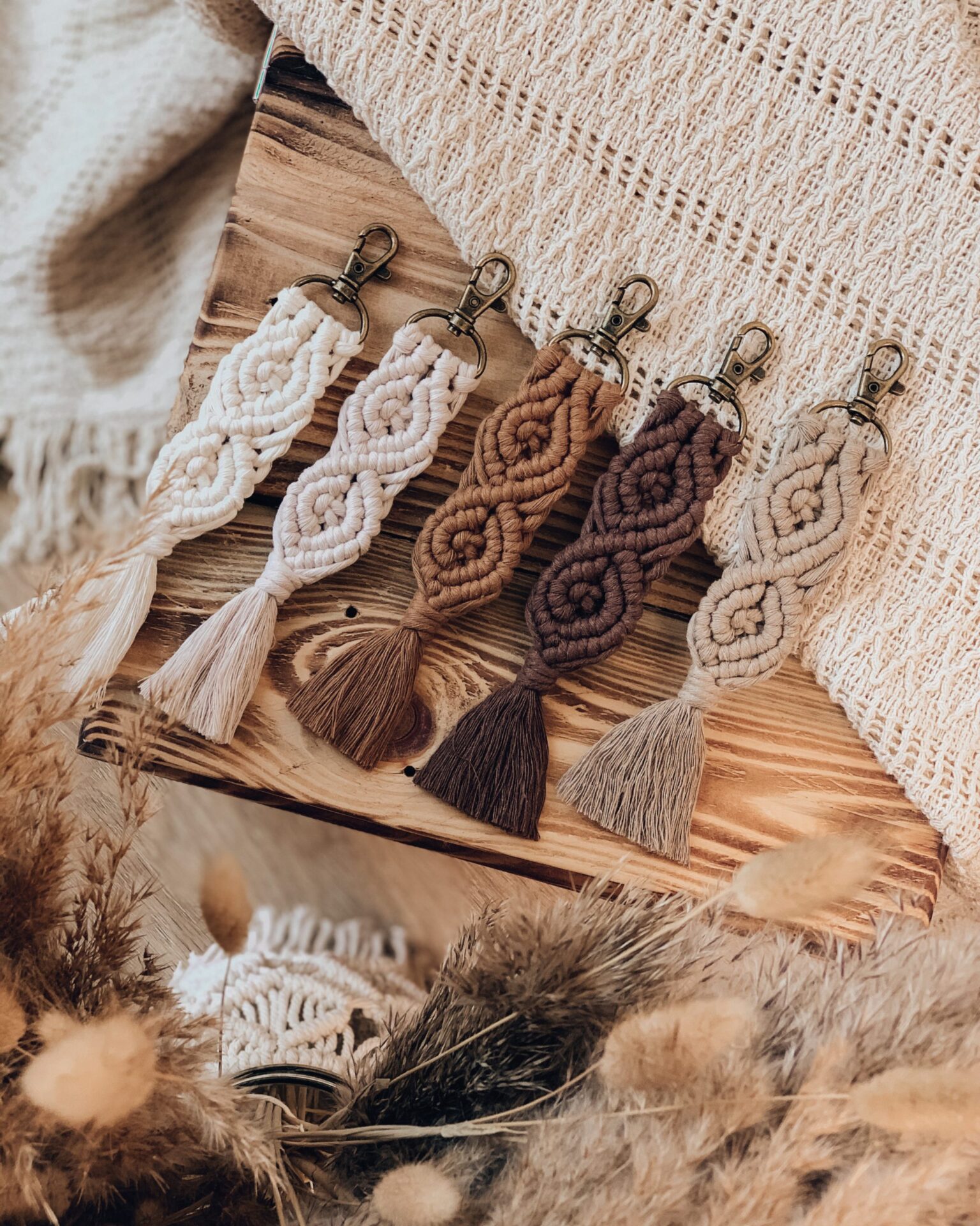 Großer Makramee Anhänger Makramee Anhänger - Boho Schlüsselanhänger - Taschenanhänger - Accessoires zu verschenken - Geschenkidee - Handmade - Schlüsselanhänger - Lady Handgemacht by Tamara Wagner