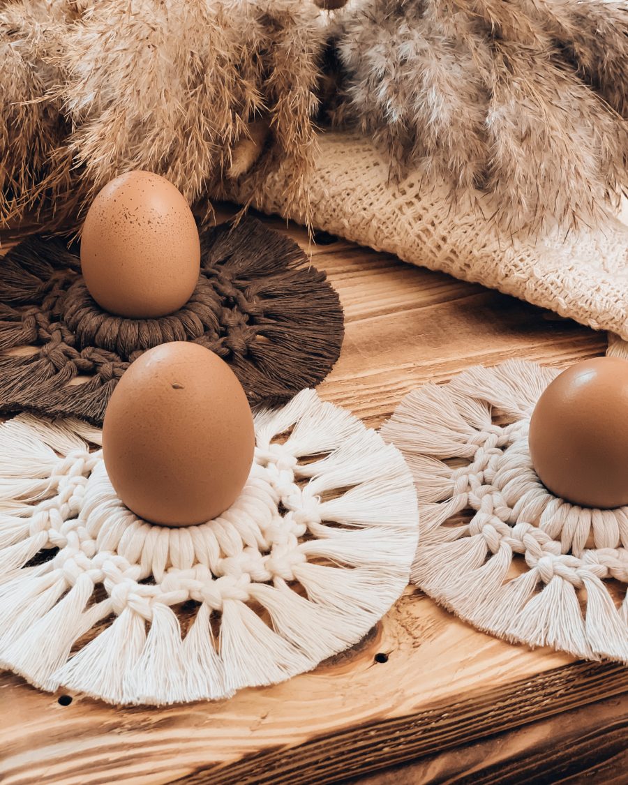 Makramee Eierbecher - Osterdeko - Osternest - Ostergeschenk - Boho Ostern - Tischdeko - Ostertisch - handgefertigte Deko - Lady Handgemacht by Tamara Wagner