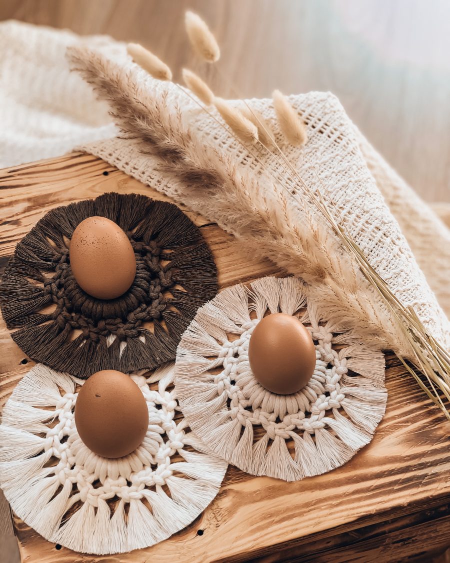 Makramee Eierbecher - Osterdeko - Osternest - Ostergeschenk - Boho Ostern - Tischdeko - Ostertisch - handgefertigte Deko - Lady Handgemacht by Tamara Wagner