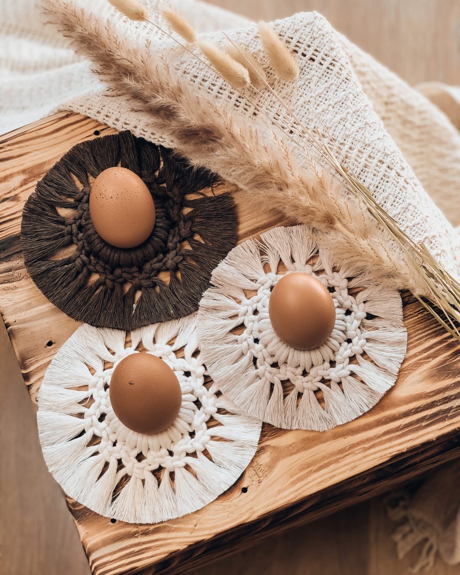 Makramee Eierbecher - Osterdeko - Osternest - Ostergeschenk - Boho Ostern - Tischdeko - Ostertisch - handgefertigte Deko - Lady Handgemacht by Tamara Wagner